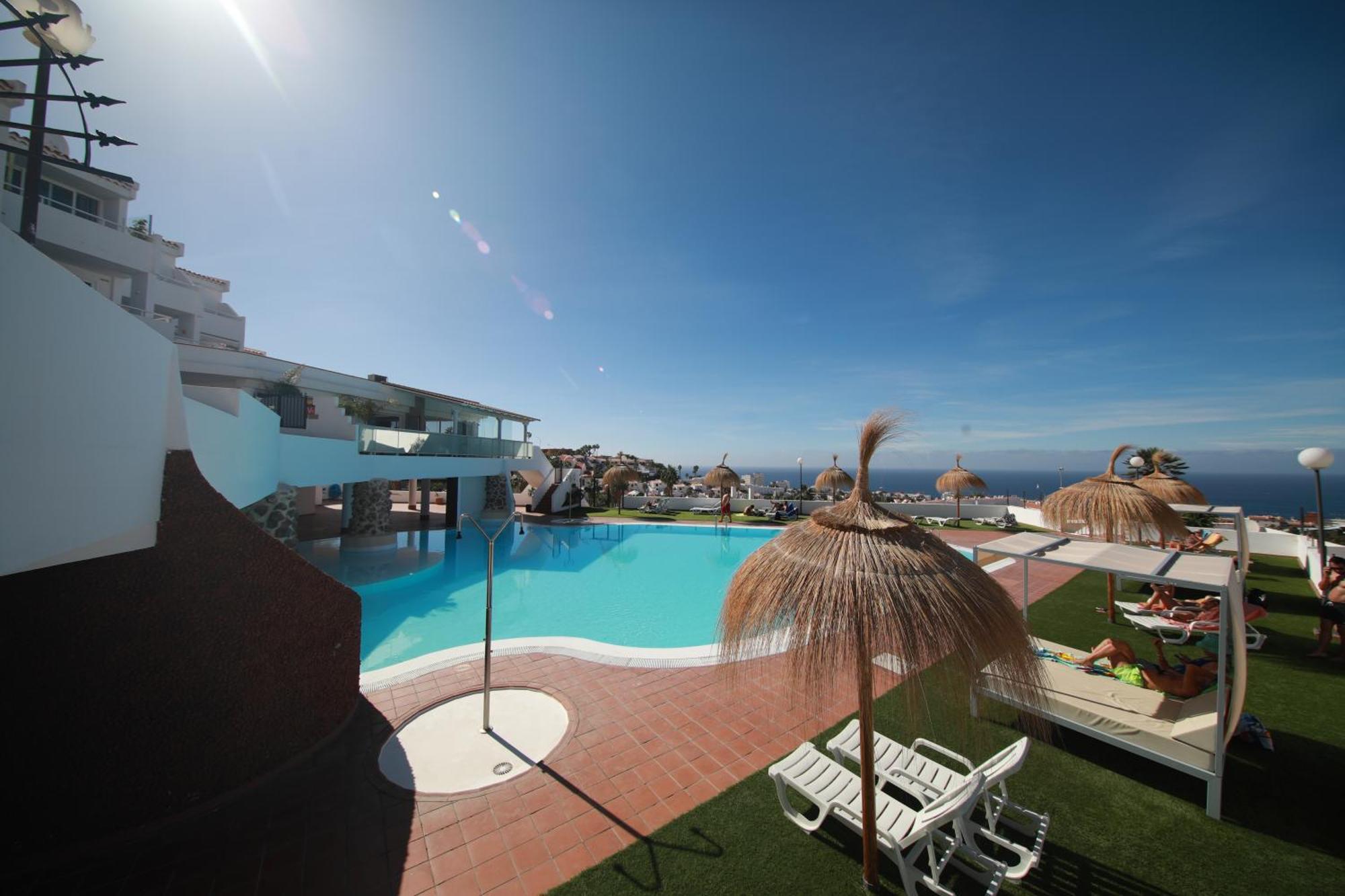 Island Village Heights Apartamento